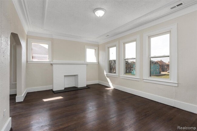 Building Photo - 3217 Elmhurst St