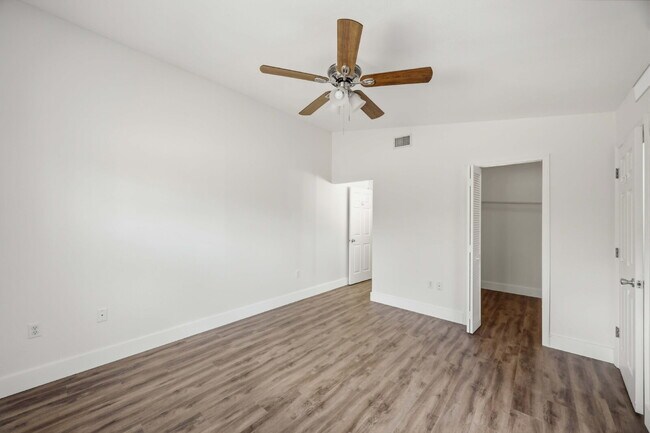 Building Photo - "Stylish Punta Gorda villa : 2-Bed, 2-Bath completely remodeled and is ready for you!!