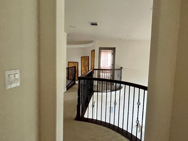 Building Photo - 13930 Willow Bend Dr