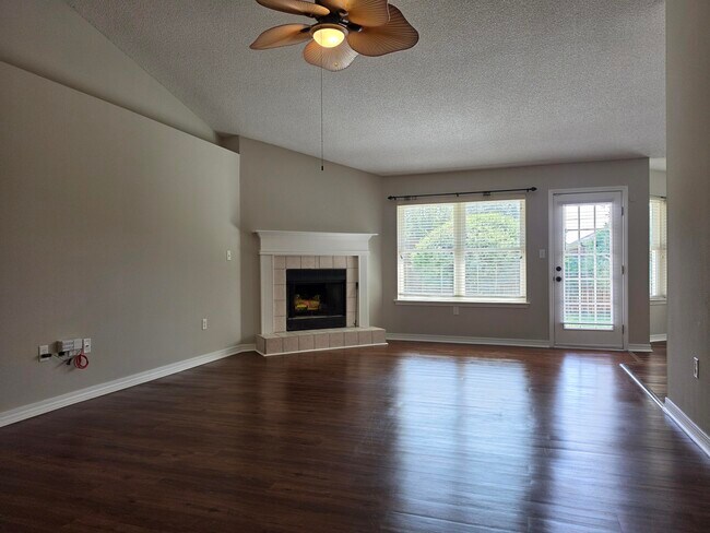 Building Photo - 2295 Heritage Cir