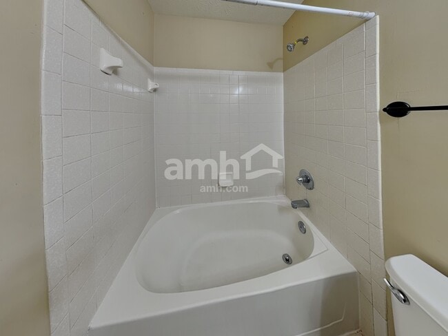 Building Photo - 1205 Emery Ridge Dr