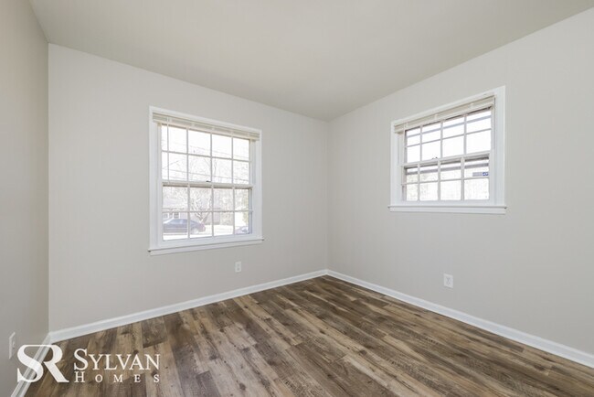 Building Photo - Come view this adorable, move-in ready home