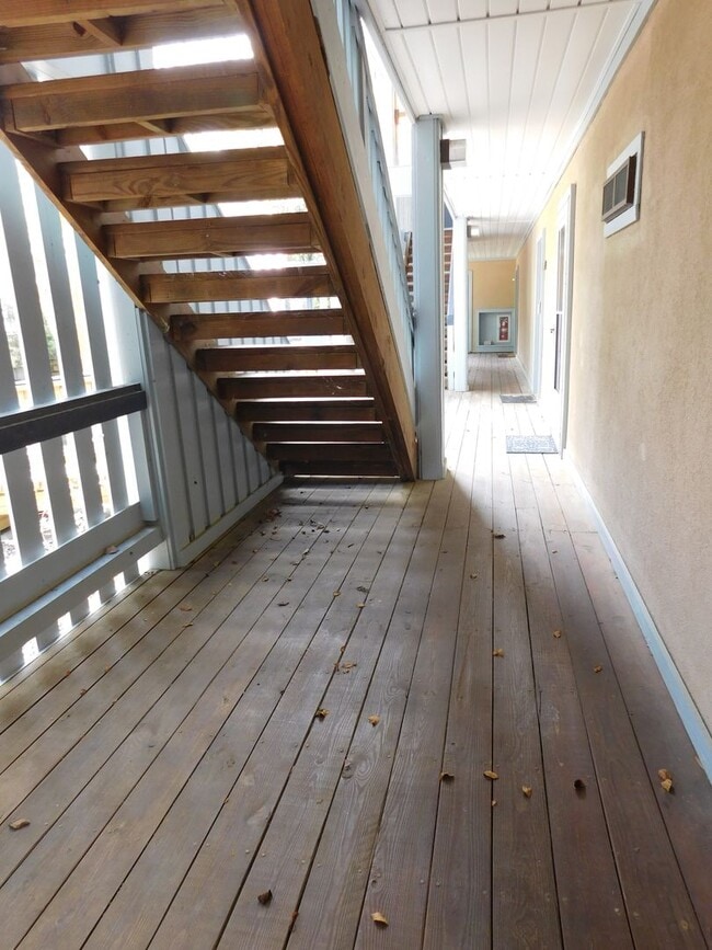 Building Photo - 1201 Harbourside Dr