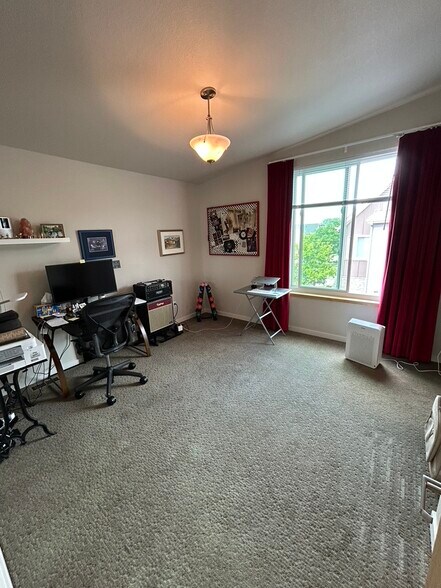 Primary Photo - 2164 E Hecla Dr