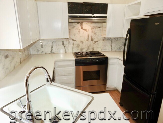 Building Photo - 10197-1136