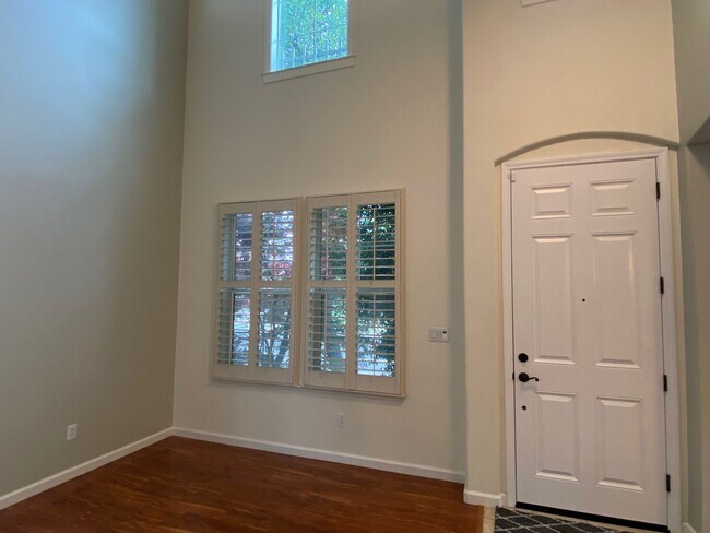 Building Photo - CLEAN AND SPACIOUS 4 BED, 2.5 BATH WITH COVERED BACK PATIO AND LUSH LANDSCAPING IN WESTLAKE COMMU...