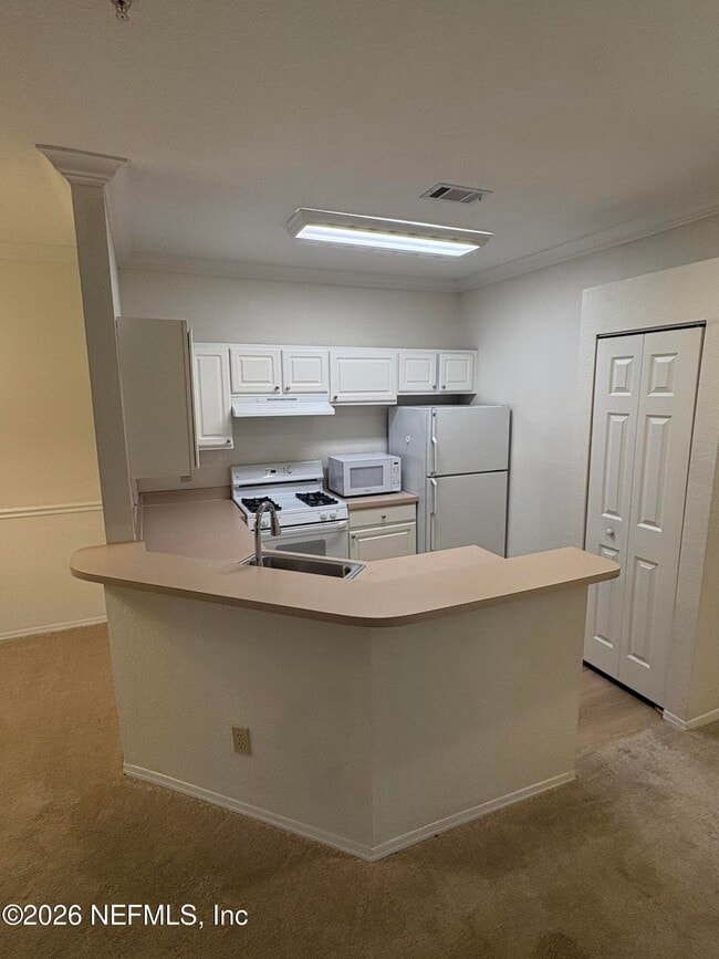 Building Photo - 13810 Sutton Park Dr N