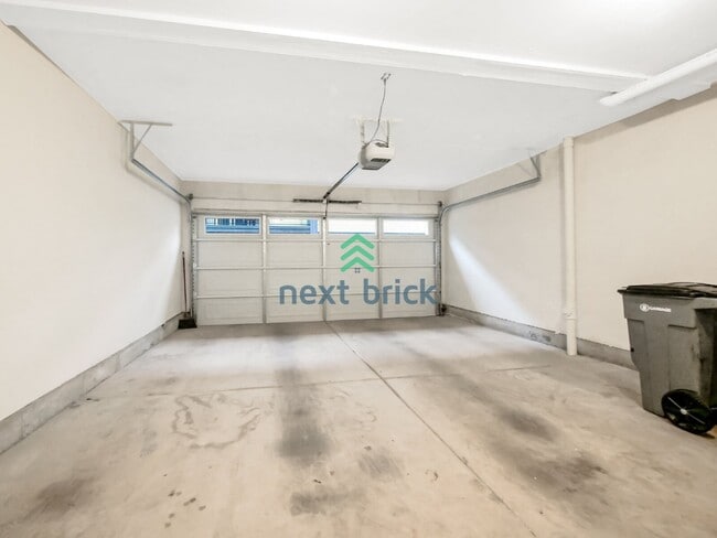 Building Photo - 3 Bed and 3.5 Bath Beautiful  Modern Townhome is Available for Rent!