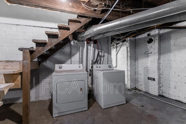 Building Photo - 1115 N Oxford St