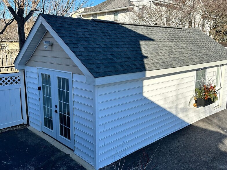 Building Photo - 717 Lancaster Ave