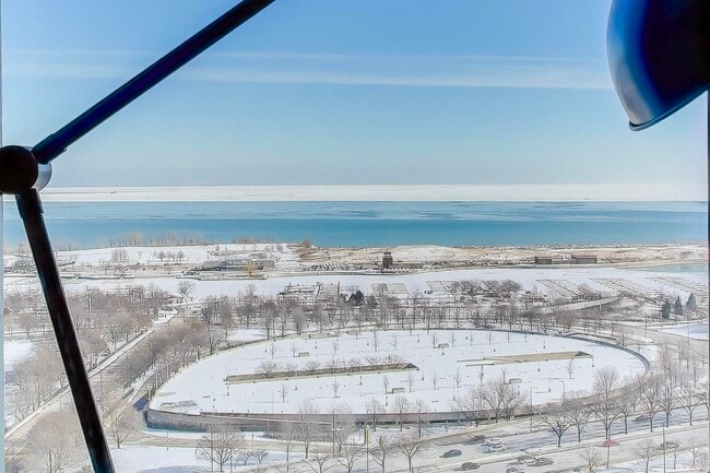 Building Photo - 1629 S Prairie Ave