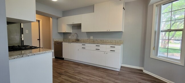 Building Photo - 3525 Princeton Ave
