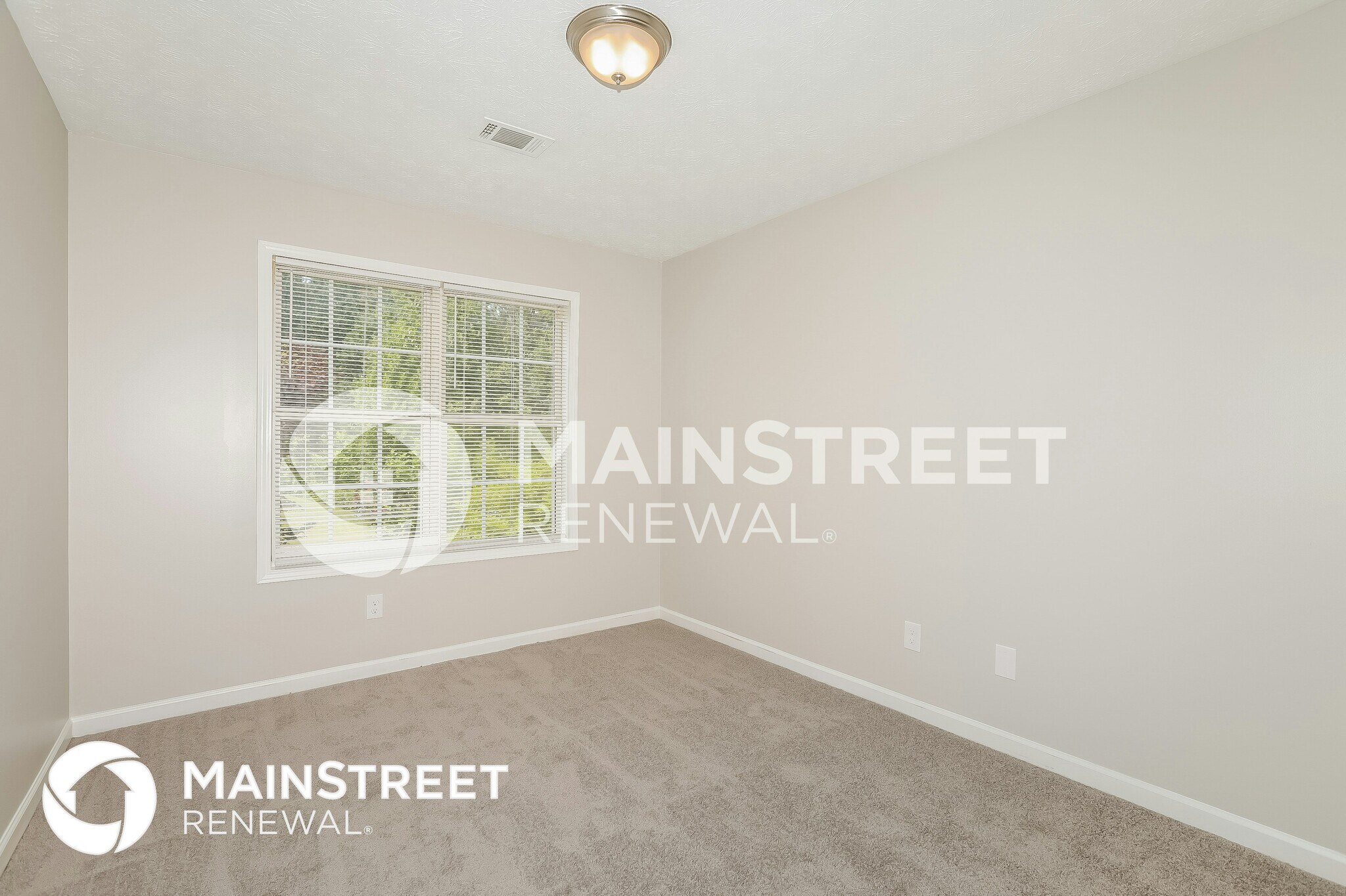 Building Photo - 2737 Glendale Dr