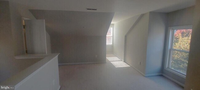 Building Photo - 10210 Sherman Heights Pl