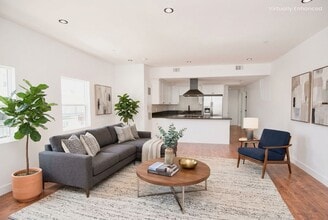 Building Photo - 1861 S Longwood Ave