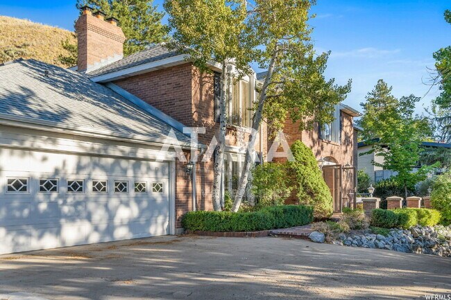 Building Photo - 1577 E Tomahawk Dr