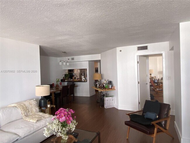 Building Photo - 5757 Collins Ave