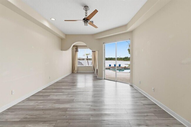 Building Photo - 8310 Tivoli Dr