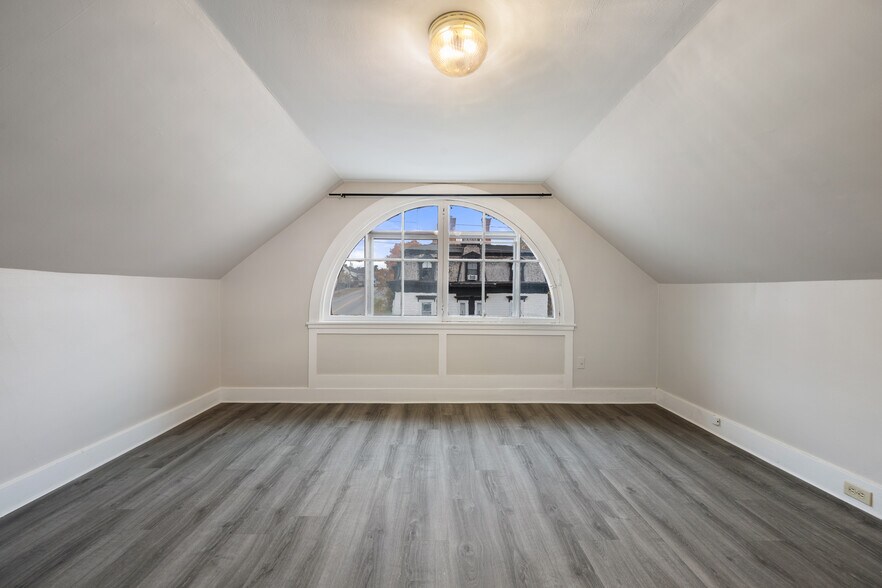 Building Photo - 135 Cedar St