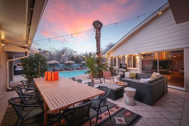 Building Photo - 6605 Countess Adria St