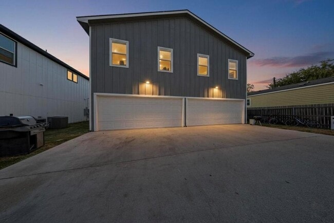 Building Photo - 604 Kimbro St