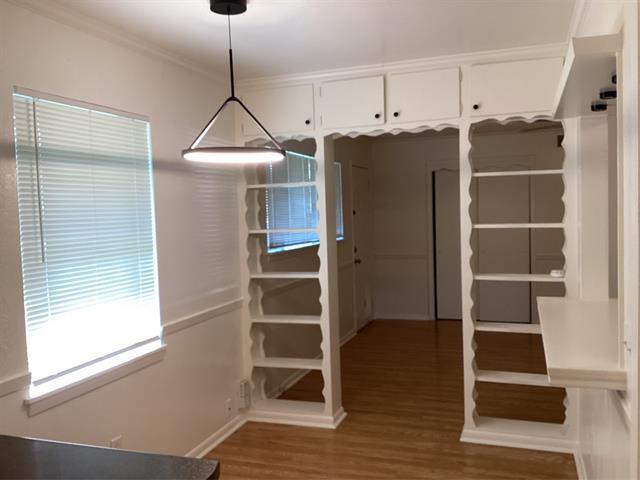 Building Photo - 2020 Robinwood Dr