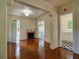 Building Photo - 1507 Genoa St