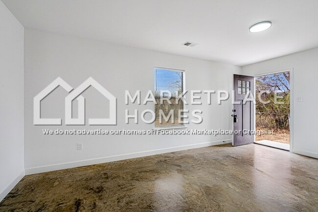 Building Photo - 1369 Chadwick Cir