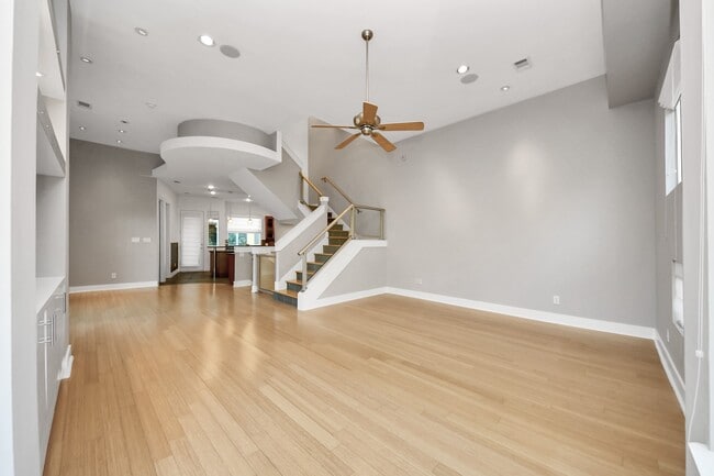 Building Photo - 1610 Calumet St