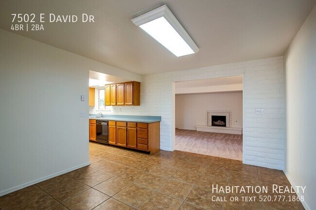 Building Photo - 7502 E David Dr