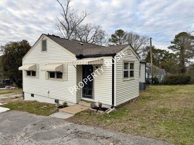 Building Photo - 1820 Tunnel Blvd