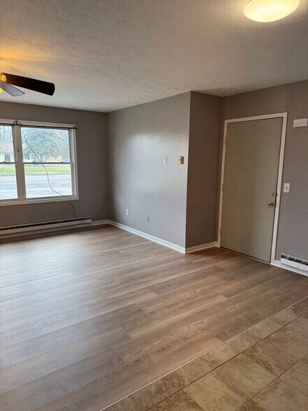 Building Photo - 5084 North Rd