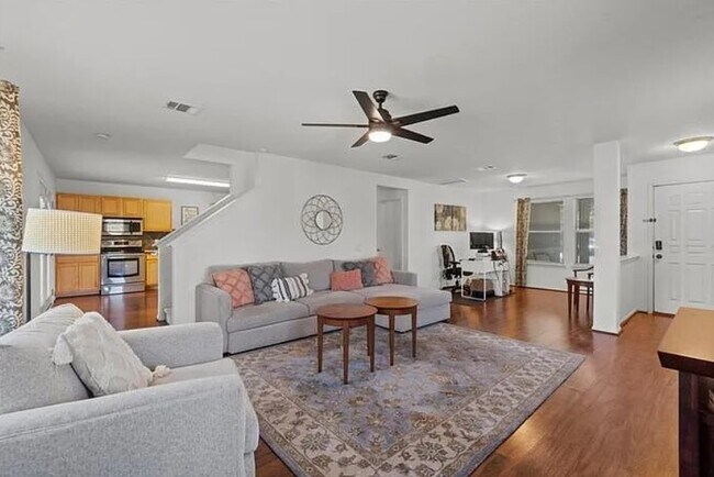 Building Photo - 4515 Cottonwood St