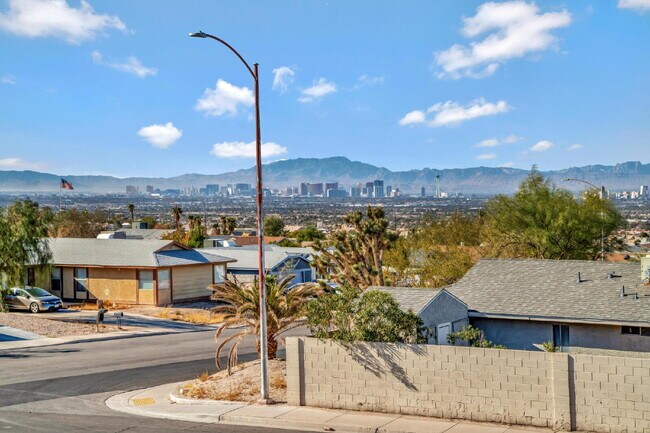 Building Photo - 2257 Exeter Dr