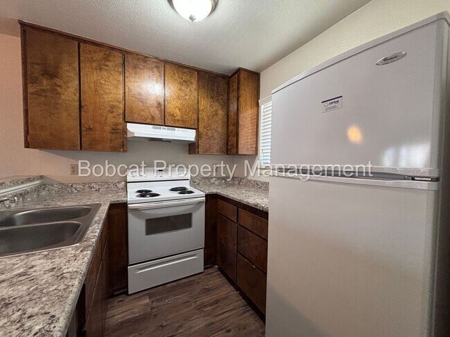 Building Photo - 1516 South Ct