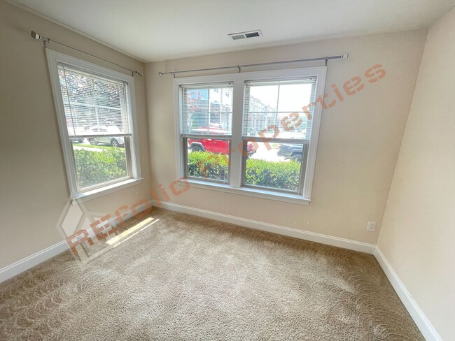 Building Photo - Charming 3 Story 3 Bedroom 3.5 Bath 1 Car-...