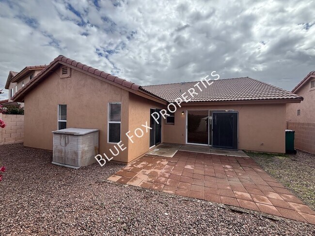 Building Photo - 9913 N Woodstone Trail