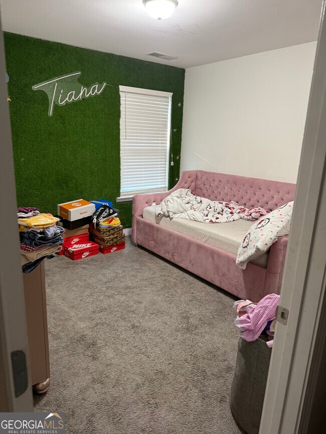 Building Photo - 232 Sophie Cir