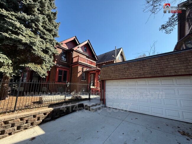 Building Photo - 1155 N 21st St