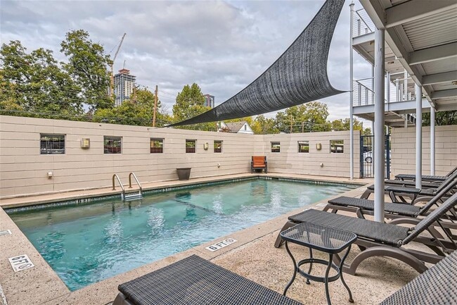 Building Photo - 41 Waller St