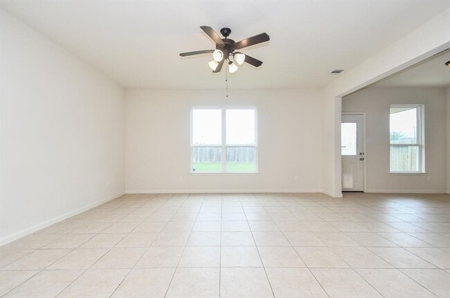 Building Photo - 21022 Echo Manor Dr