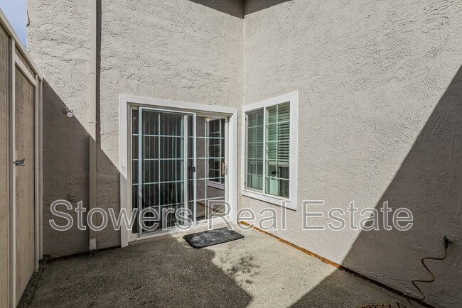 Building Photo - 93 Monasterio Ct