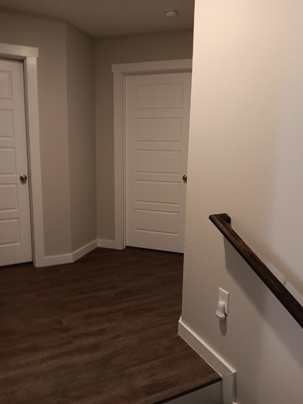 Building Photo - 3320 Robin Ln