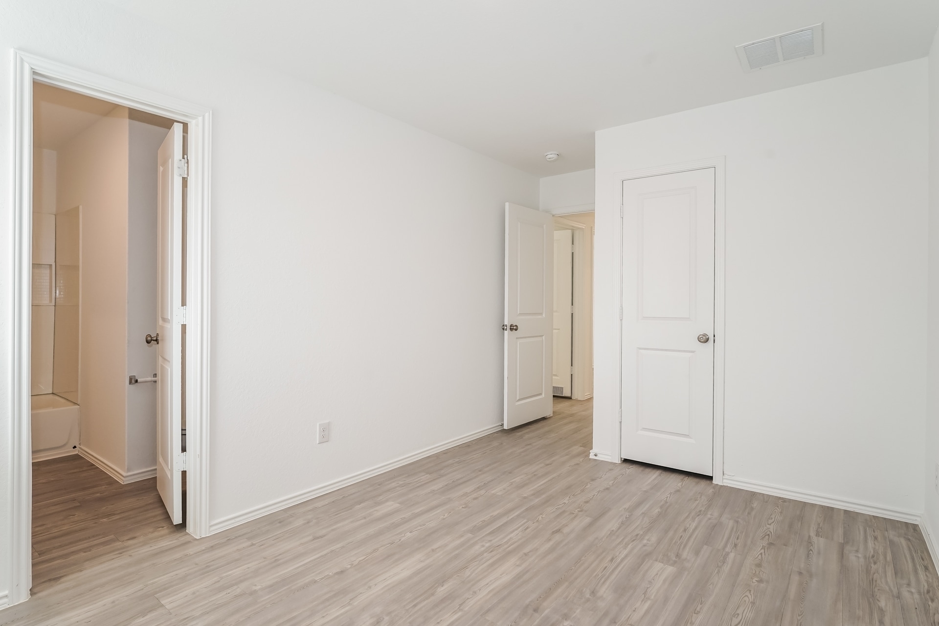 Building Photo - 8171 Nube Medina