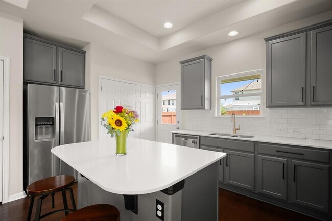 Building Photo - 6406 Owl Creek Ln