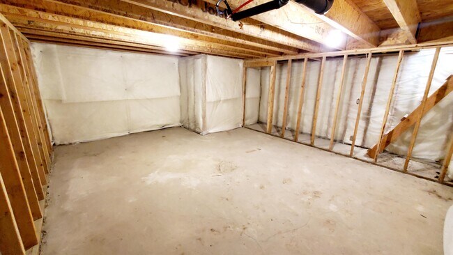 Building Photo - 1043 E Batten Ct