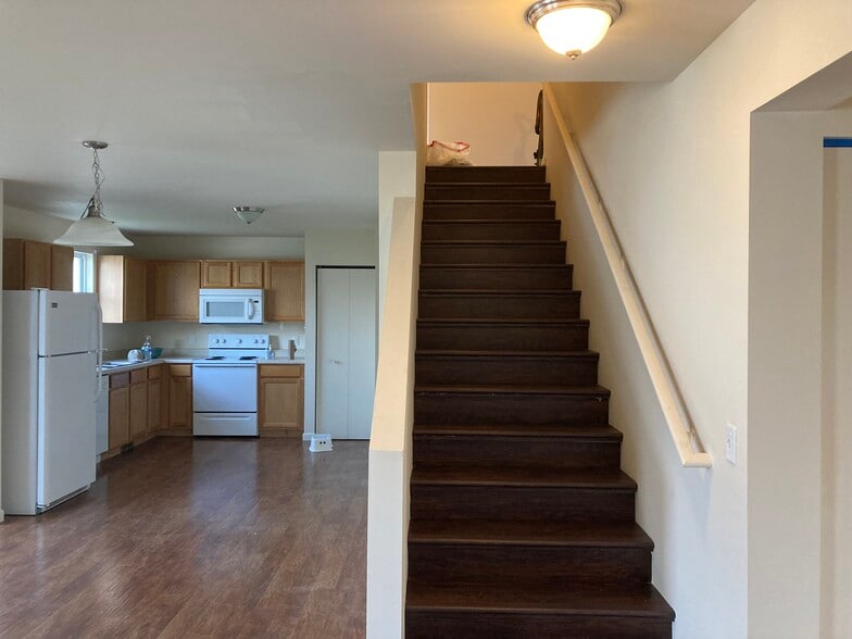 Building Photo - 8413 Walnut Hill