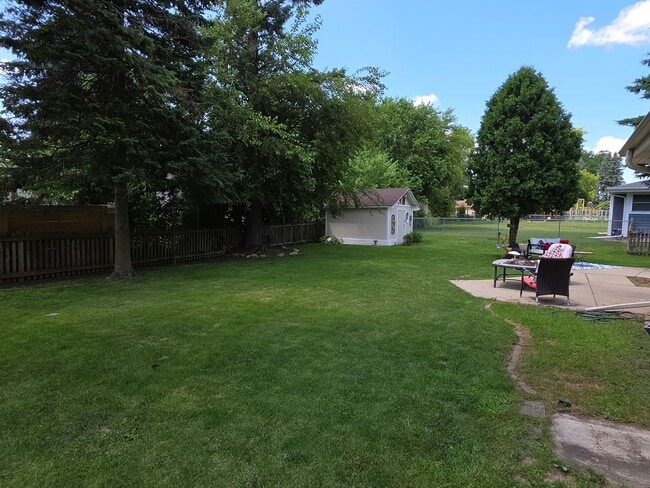 Building Photo - Updated 3 bedroom 2 bathroom Oak Creek ranch