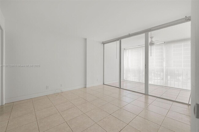 Building Photo - 1915 Brickell Ave