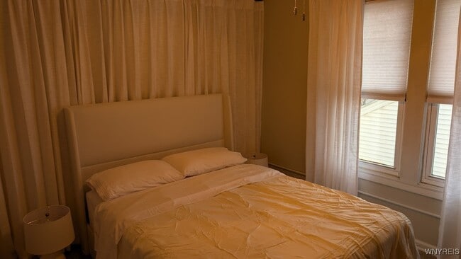 Building Photo - 166 Glen Ave